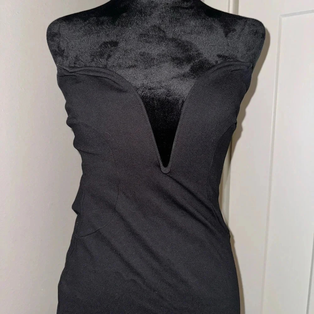 NICHOLAS
Tena strapless cady gown - Picture 4 of 6